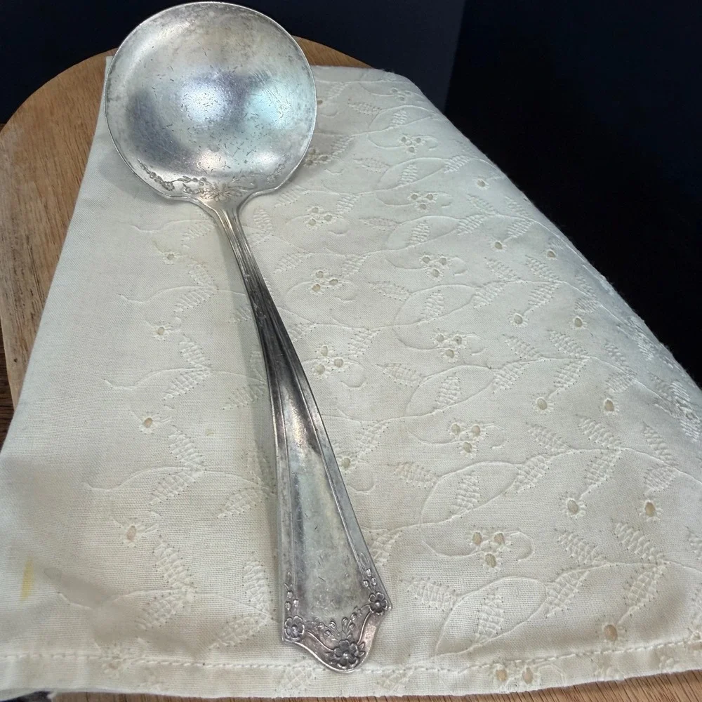 Oneida Community Ariel Heather Silverplate Gravy Ladle Vintage Floral 6 Inch